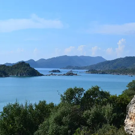 Onur Alloggio in famiglia